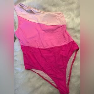 NWOT! Women’s Color Block One Piece Bathing Suit